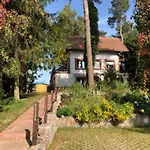 Dom Pod Sosnami Casa de Férias