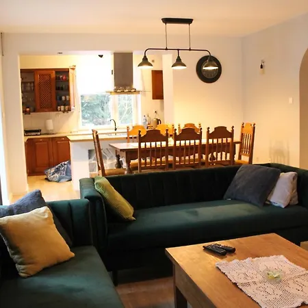 Holiday home Dom Pod Sosnami *