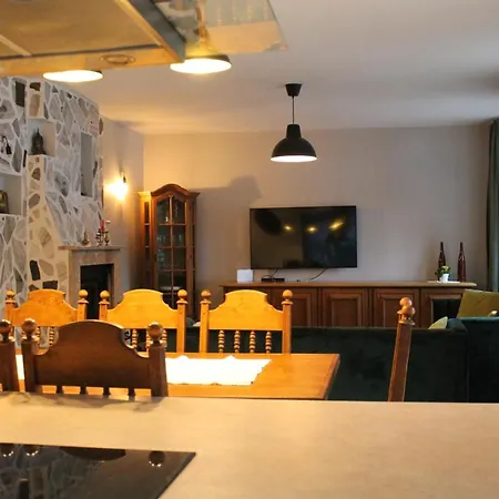 Dom Pod Sosnami Casa de Férias